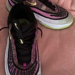 Stylish Men’s Nike Sneakers in Pink and Black